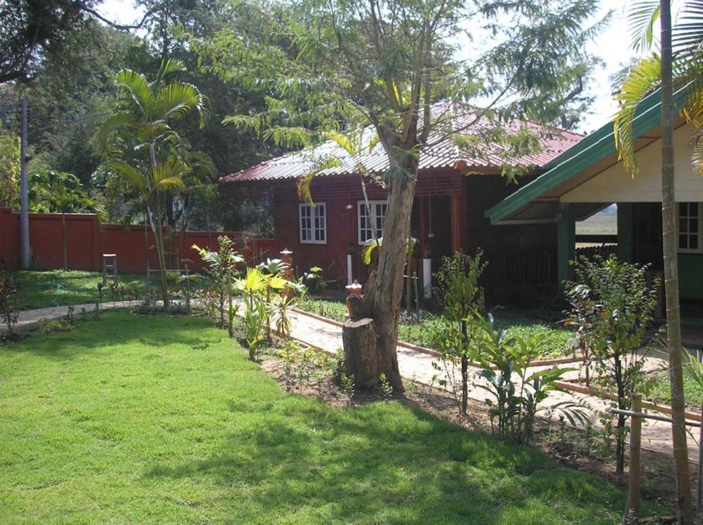 Tamarind Grand Resort Mae Sariang Eksteriør bilde